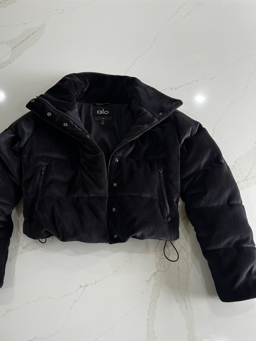 NWOT ALO Yoga Black Corduroy Cropped Puffer Jacket - Picture 7 of 10